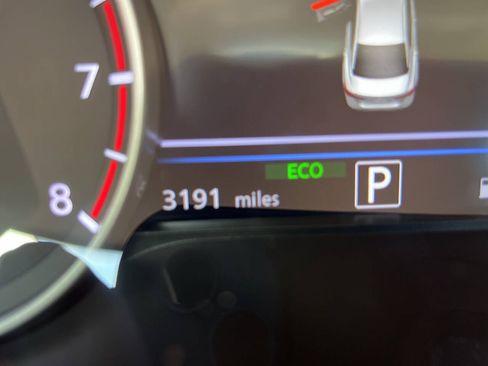 Used 2022 Nissan Sentra SV FWD image 9