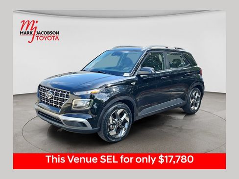 Used 2022 Hyundai Venue SEL FWD image 1