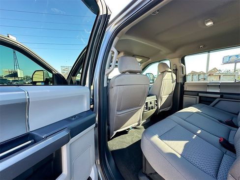 Used 2022 Ford F250 XLT w/ Black Appearance Package image 17