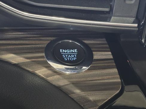 Used 2022 Ford Explorer Limited w/ Equipment Group 301A image 18