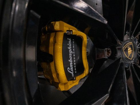 Used 2019 Lamborghini Urus AWD/4WD image 61