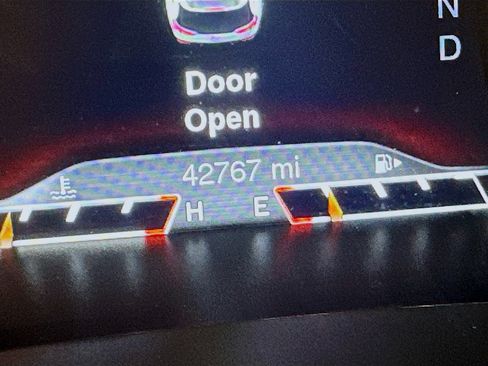 Used 2018 Jeep Cherokee Limited image 19