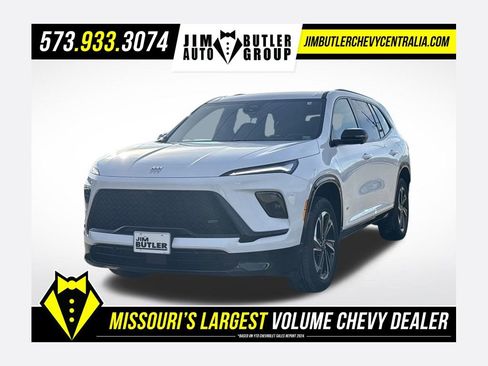 Used 2025 Buick Enclave Sport Touring image 1