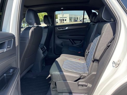 New 2026 Volkswagen Atlas Cross Sport SEL Premium R-Line AWD/4WD image 23