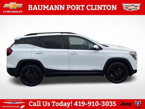 Used 2022 GMC Terrain SLE w/ Driver Convenience Package AWD/4WD image 7