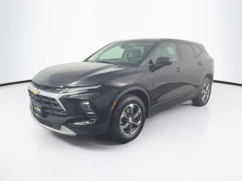 Used 2025 Chevrolet Blazer LT AWD/4WD image 3