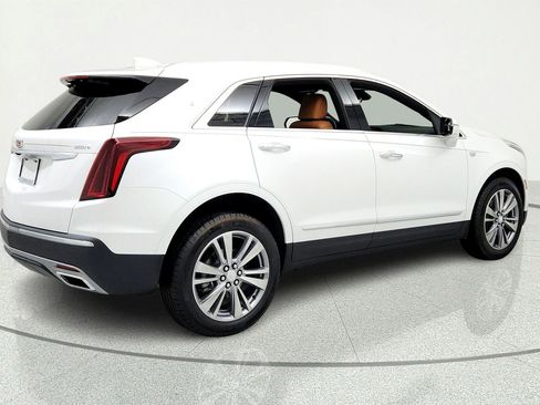 Certified 2025 Cadillac XT5 Premium Luxury w/ LPO, Floor Liner Package AWD/4WD image 5