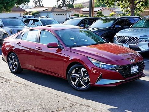 Certified 2023 Hyundai Elantra Limited FWD image 3