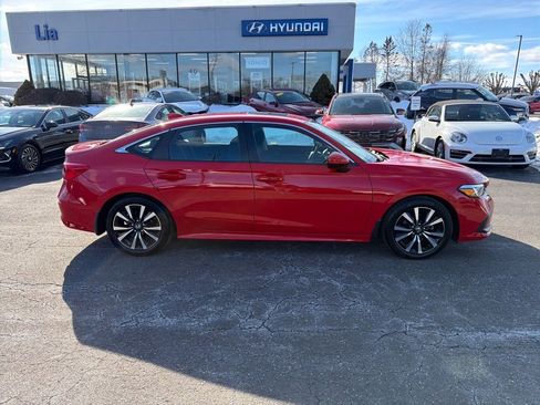 Used 2024 Honda Civic EX image 2