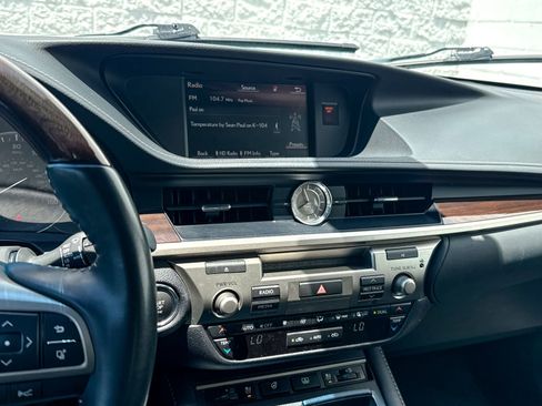 Used 2017 Lexus ES 350 w/ Luxury Package FWD image 19
