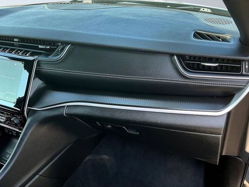 Used 2025 Jeep Grand Cherokee Altitude image 26