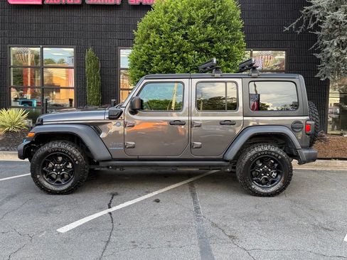 Used 2023 Jeep Wrangler Unlimited AWD/4WD image 9