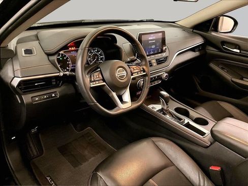 Used 2021 Nissan Altima 2.5 SR FWD image 12
