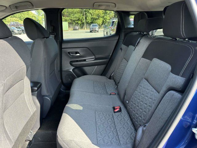 Used 2026 Nissan Kicks SV FWD image 17