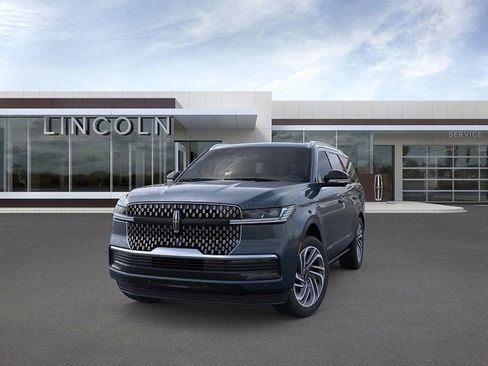New 2026 Lincoln Navigator Reserve image 2