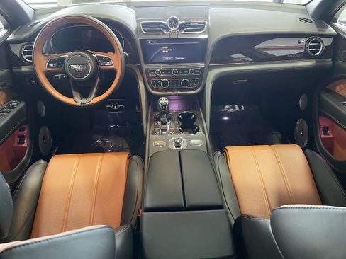 Used 2022 Bentley Bentayga AWD/4WD image 31