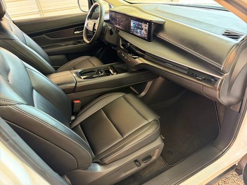 Used 2025 Nissan Murano SV FWD image 26