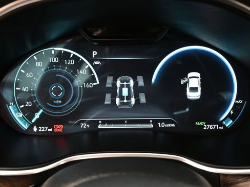 Used 2023 Genesis Electrified G80 image 21