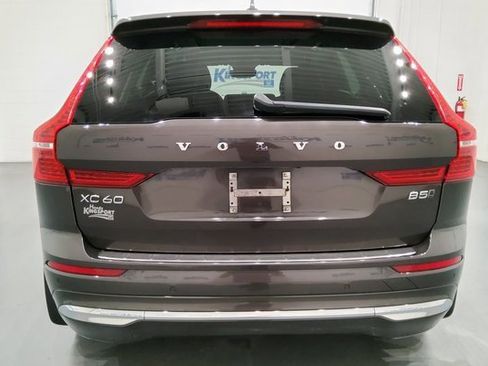 Used 2022 Volvo XC60 B5 Inscription w/ Advanced Package image 5