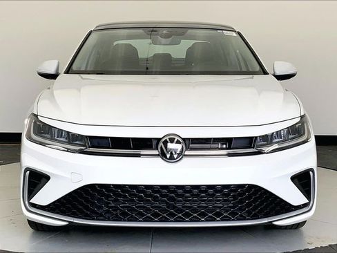 New 2026 Volkswagen Jetta SE image 3