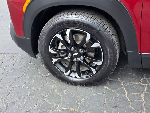 Used 2023 Chevrolet TrailBlazer LT w/ Convenience Package FWD image 4