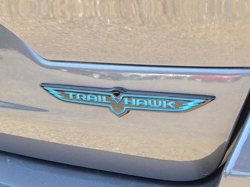 Used 2023 Jeep Grand Cherokee Trailhawk AWD/4WD image 30