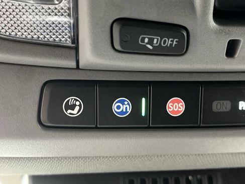 Certified 2024 Chevrolet Silverado 1500 LTZ AWD/4WD image 29