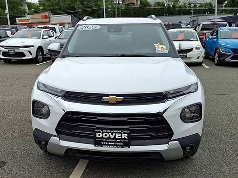 Used 2023 Chevrolet TrailBlazer LT image 3