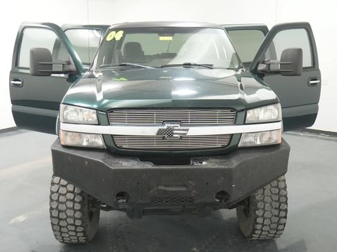 Used 2004 Chevrolet Silverado 2500 LS w/ Skid Plate Package AWD/4WD image 23