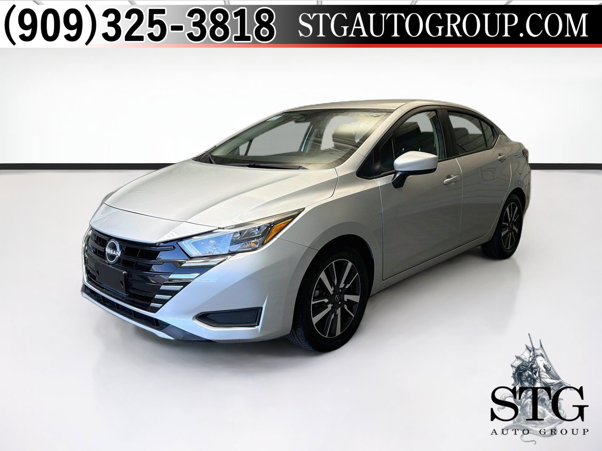 Used 2025 Nissan Versa SV FWD image 1