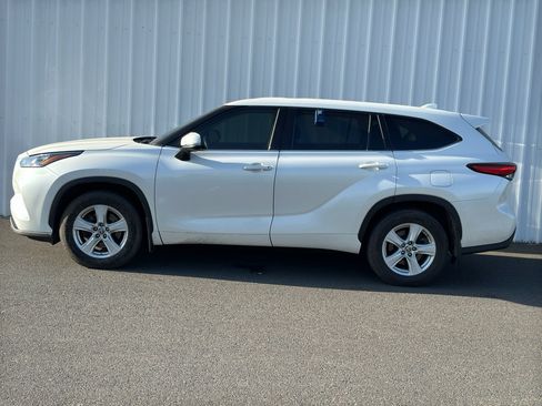 Certified 2020 Toyota Highlander L AWD/4WD image 3