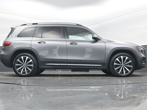 Used 2023 Mercedes-Benz GLB 250 4MATIC image 29