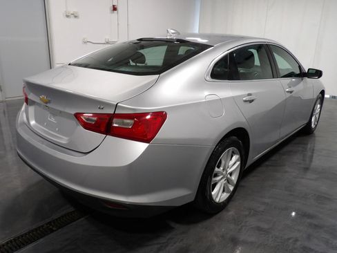 Used 2018 Chevrolet Malibu LT image 4
