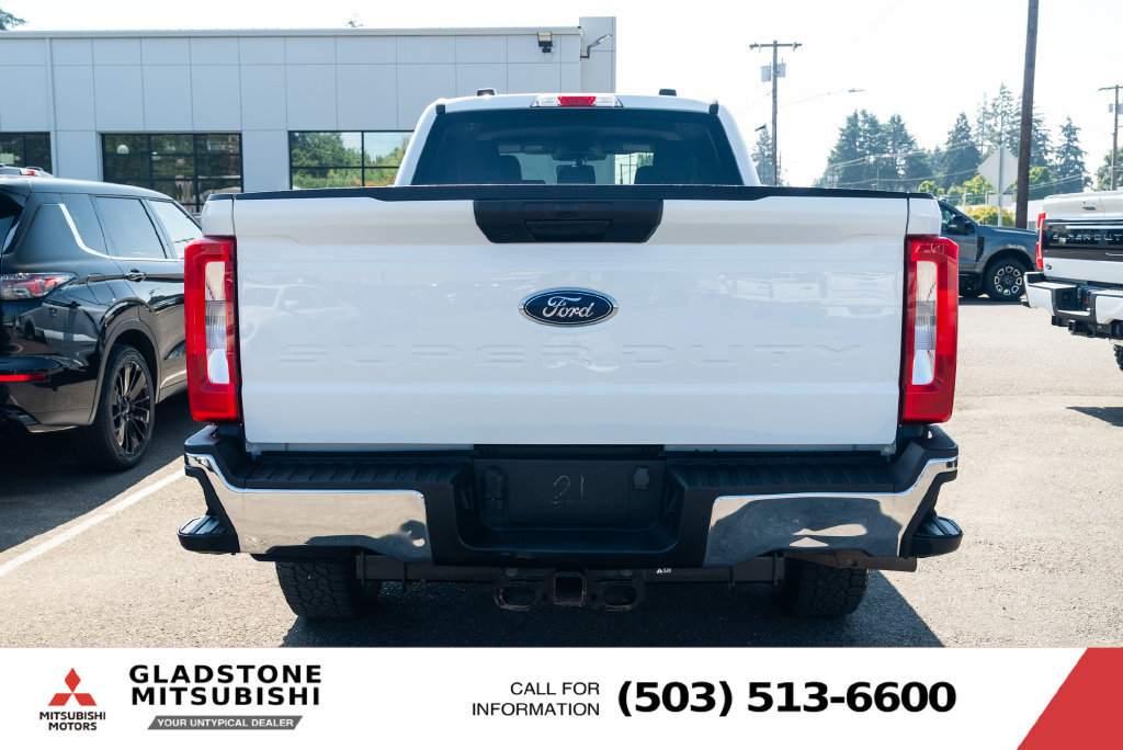 Used 2023 Ford F350 XLT AWD/4WD image 6