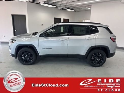 New 2026 Jeep Compass Latitude w/ Quick Order Package 29K image 4