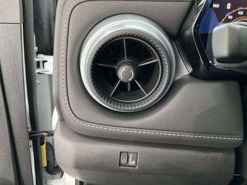 Used 2025 Chevrolet Colorado LT image 8