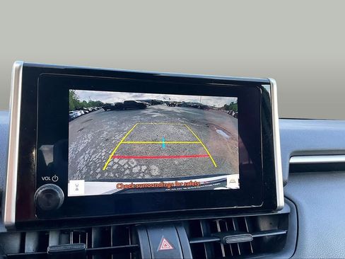 Used 2025 Toyota RAV4 XLE FWD image 26