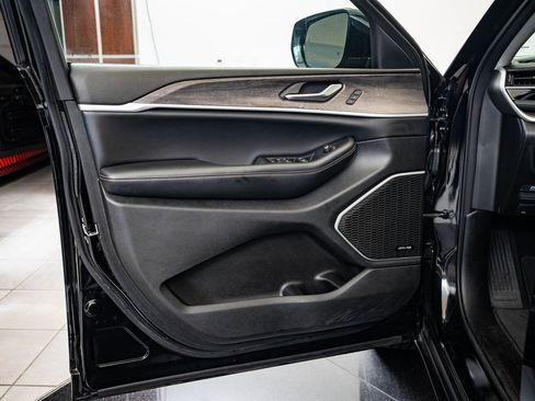 Used 2024 Jeep Grand Cherokee Limited 4xe image 23