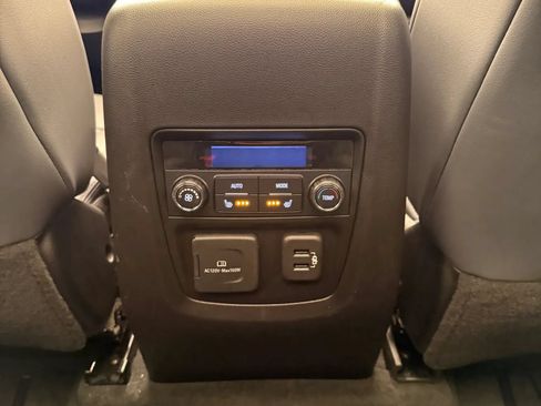 Used 2021 Buick Enclave Premium w/ Sun and Sites Package AWD/4WD image 35