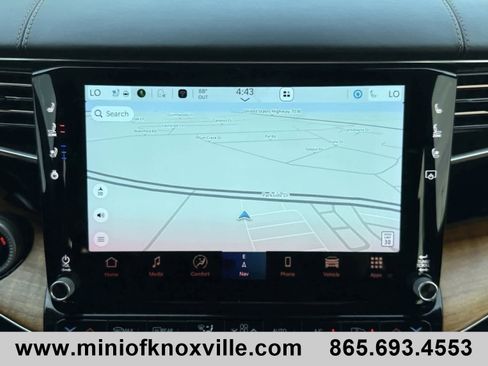 Used 2024 Jeep Grand Wagoneer L Series III AWD/4WD image 29