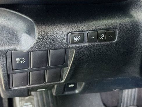 Used 2017 Lexus IS 200t image 12