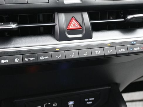 Used 2025 Kia K4 FWD image 26
