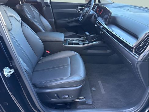 Used 2025 Kia Sorento EX w/ Panoramic Sunroof Package FWD image 22