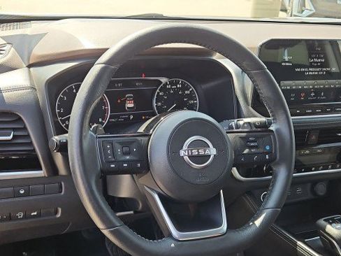Used 2023 Nissan Rogue SL w/ SL Premium Package FWD image 11