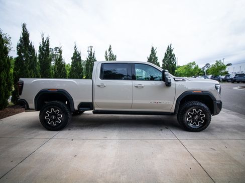 Used 2026 GMC Sierra 2500 AT4X w/ LPO, Black Badging Package AWD/4WD image 11