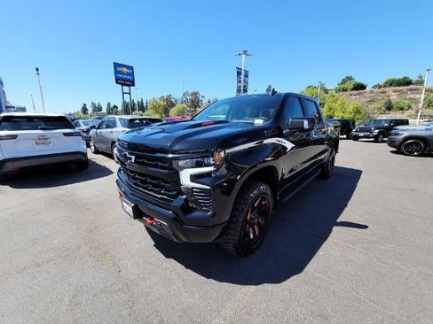 Used 2023 Chevrolet Silverado 1500 LT Trail Boss w/ LT Trail Boss Premium Package AWD/4WD image 4