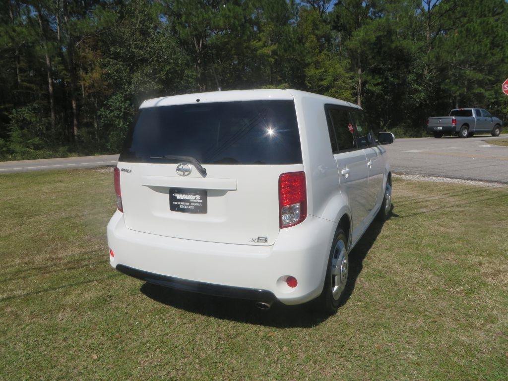 Used 2014 Scion xB FWD image 6