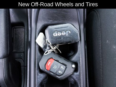 Used 2021 Jeep Gladiator Sport AWD/4WD image 27