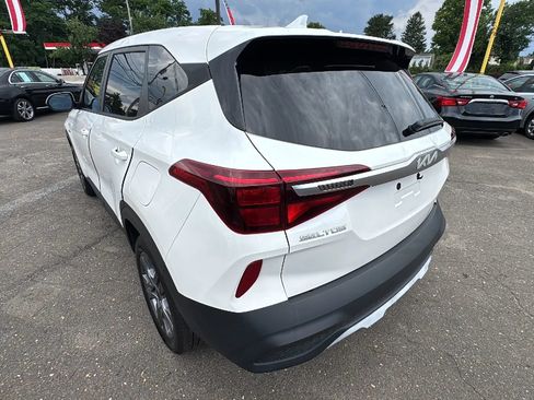 Used 2023 Kia Seltos LX AWD/4WD image 7