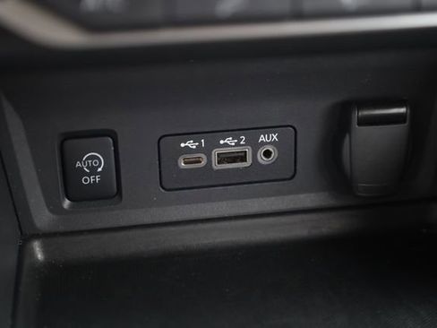 Used 2025 Nissan Sentra SV FWD image 19
